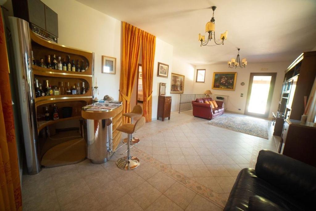 Villa Patrizia-Luxury Villa Mottola Exterior photo