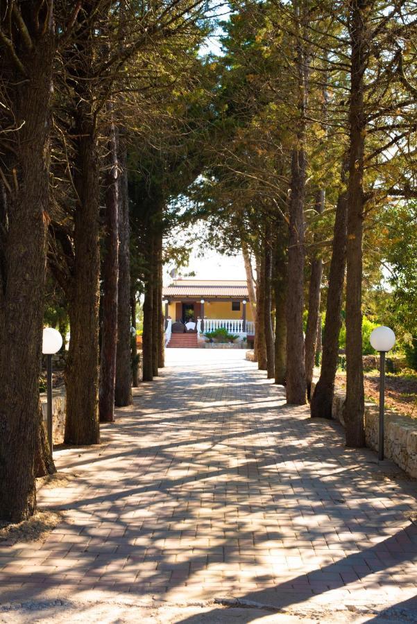 Villa Patrizia-Luxury Villa Mottola Exterior photo