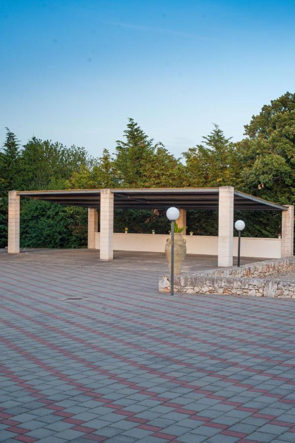 Villa Patrizia-Luxury Villa Mottola Exterior photo