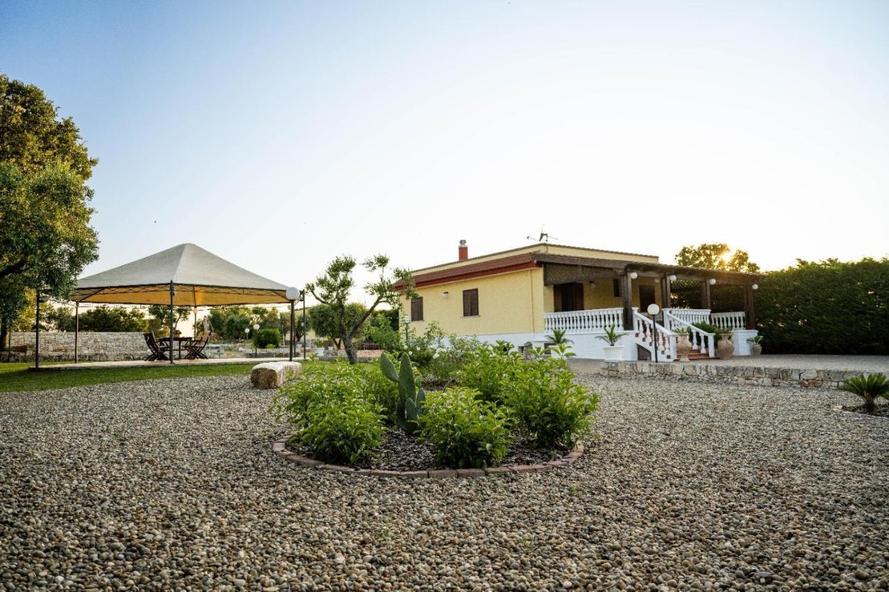 Villa Patrizia-Luxury Villa Mottola Exterior photo